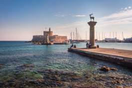 Mandraki Hafen auf Rhodos