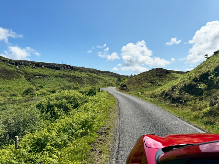 Single-Track-Road in den Highlands