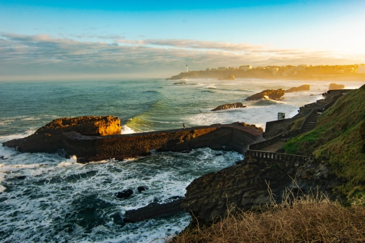 Sonnenaufgang an der Küste von Biarritz