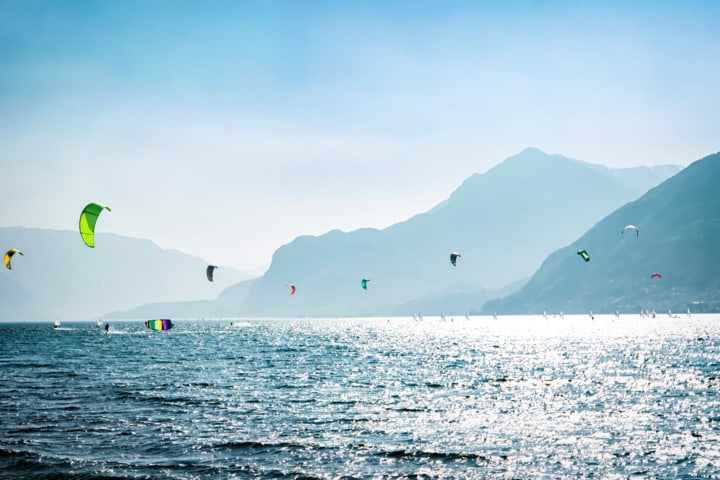 Kite SurferInnen auf dem Comer See
