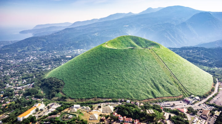 Luftaufnahme des Mt. Omuro zur Sommerzeit in Izu, Japan