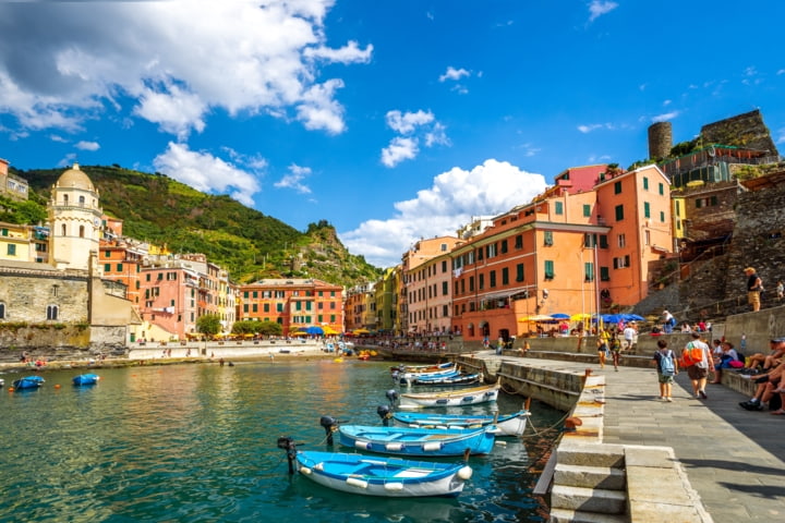 Boote im Hafen in Italien