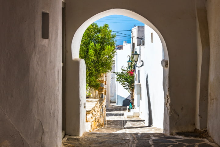 Gasse in Marpissa, Paros