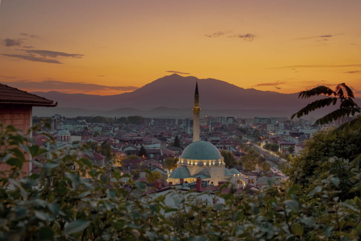 Blick über Prizren bei Sonnenuntergang