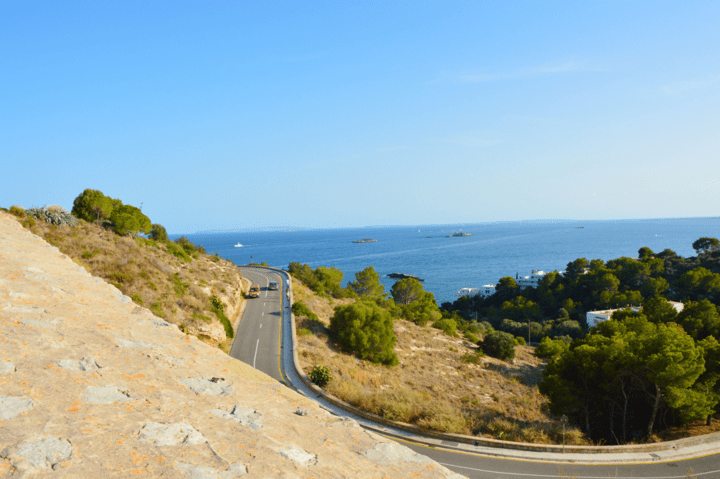 Straße bei Port de Sant Miguel